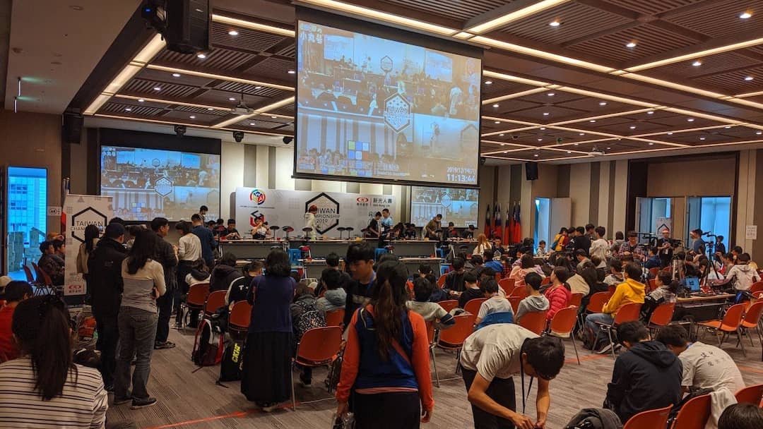 A cubing competition photo